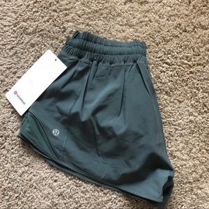 Lululemon Hotty Hot Shorts II 2.5